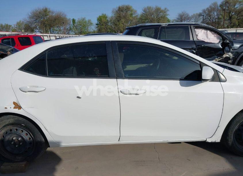Photo 14 of 2016 Toyota Corolla LE (VIN 5YFBURHE5GP452303)