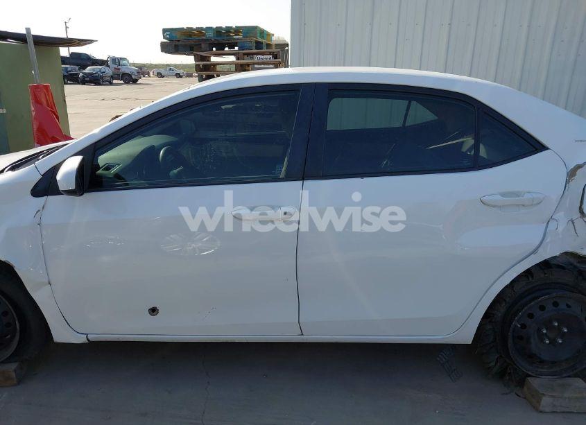 Photo 15 of 2016 Toyota Corolla LE (VIN 5YFBURHE5GP452303)