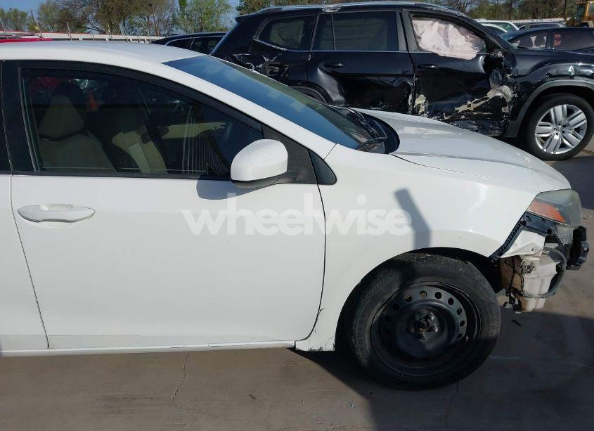 Photo 21 of 2016 Toyota Corolla LE (VIN 5YFBURHE5GP452303)