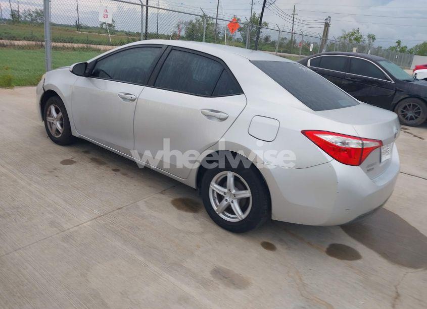 Photo 3 of 2016 Toyota Corolla L (VIN 5YFBURHE5GP474429)