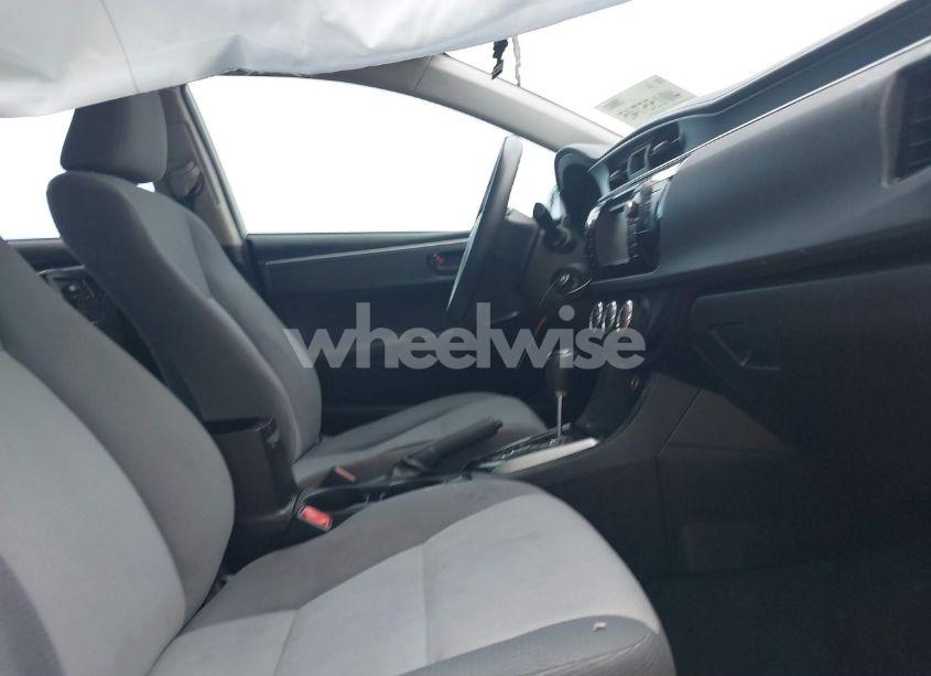 Photo 5 of 2016 Toyota Corolla L (VIN 5YFBURHE5GP474429)