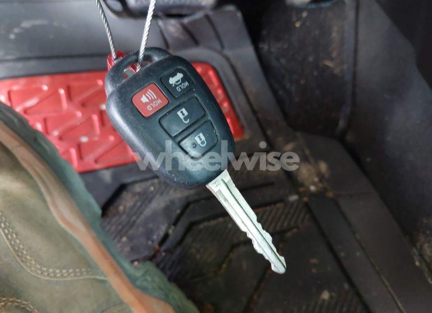 Photo 11 of 2016 Toyota Corolla LE (VIN 5YFBURHE5GP519417)