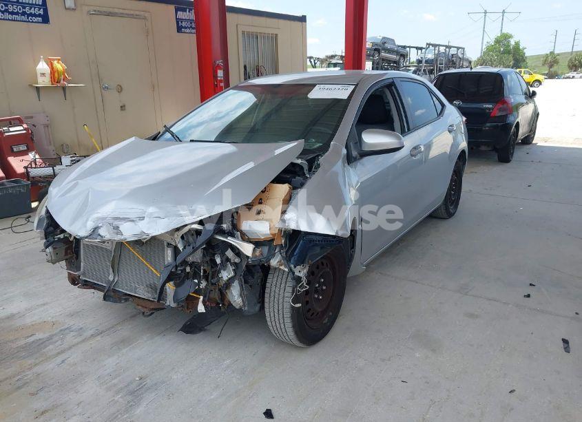 Photo 2 of 2016 Toyota Corolla LE (VIN 5YFBURHE5GP519417)