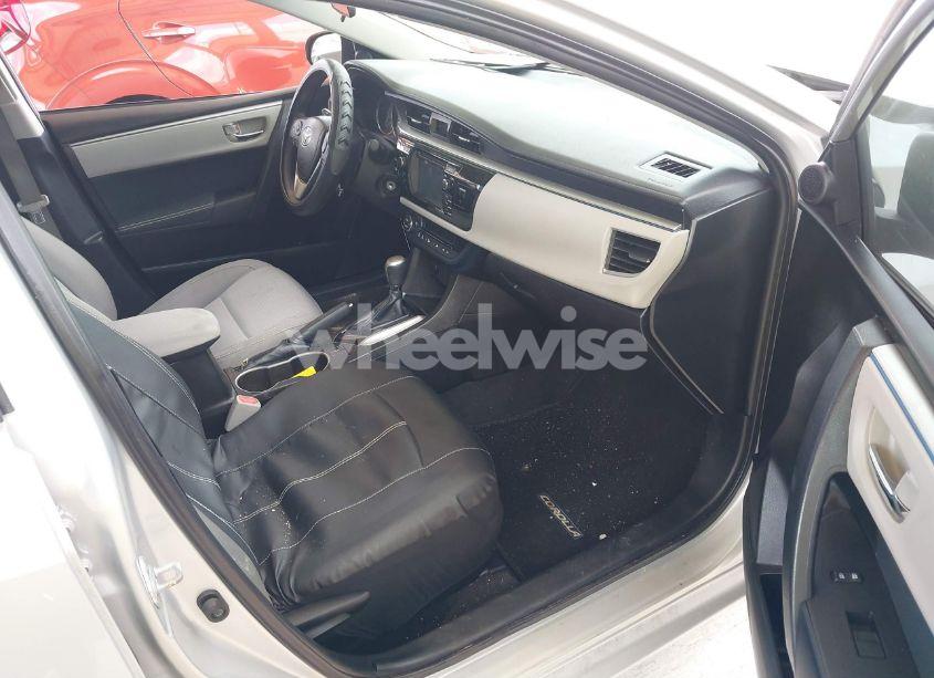 Photo 5 of 2016 Toyota Corolla LE (VIN 5YFBURHE5GP519417)