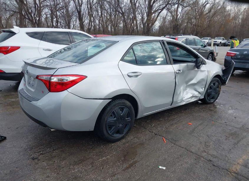 Photo 4 of 2016 Toyota Corolla S (VIN 5YFBURHE5GP547069)