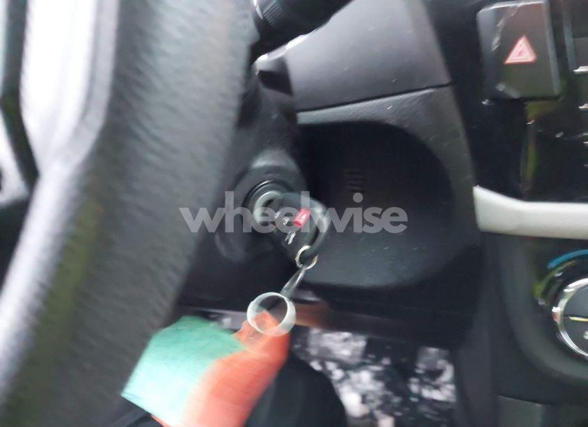 Photo 11 of 2016 Toyota Corolla LE (VIN 5YFBURHE5GP563224)