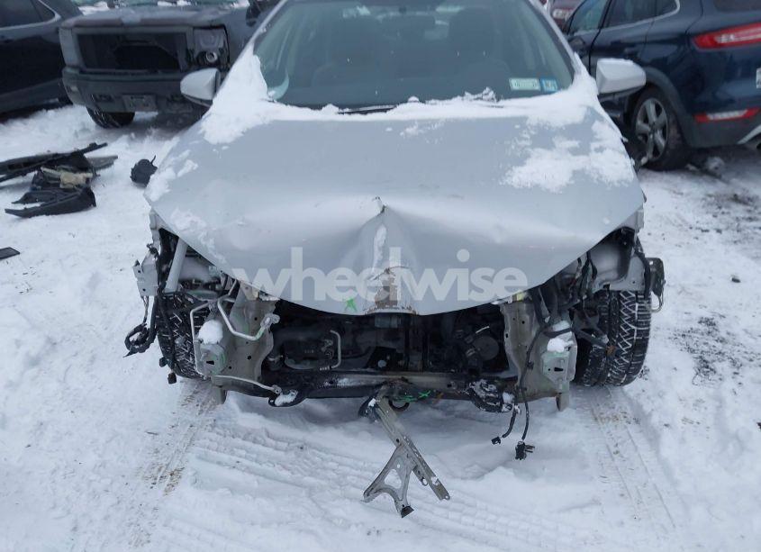 Photo 12 of 2016 Toyota Corolla LE (VIN 5YFBURHE5GP563224)