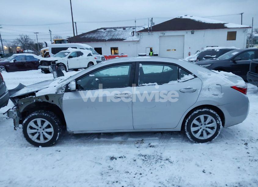 Photo 14 of 2016 Toyota Corolla LE (VIN 5YFBURHE5GP563224)
