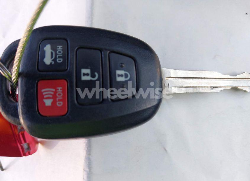 Photo 11 of 2017 Toyota Corolla LE (VIN 5YFBURHE5HP569817)