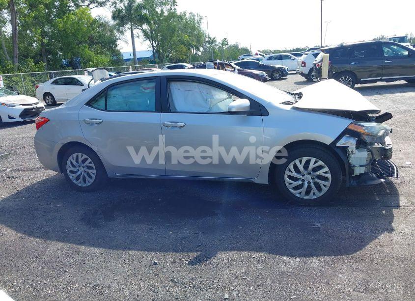 Photo 14 of 2017 Toyota Corolla LE (VIN 5YFBURHE5HP581112)