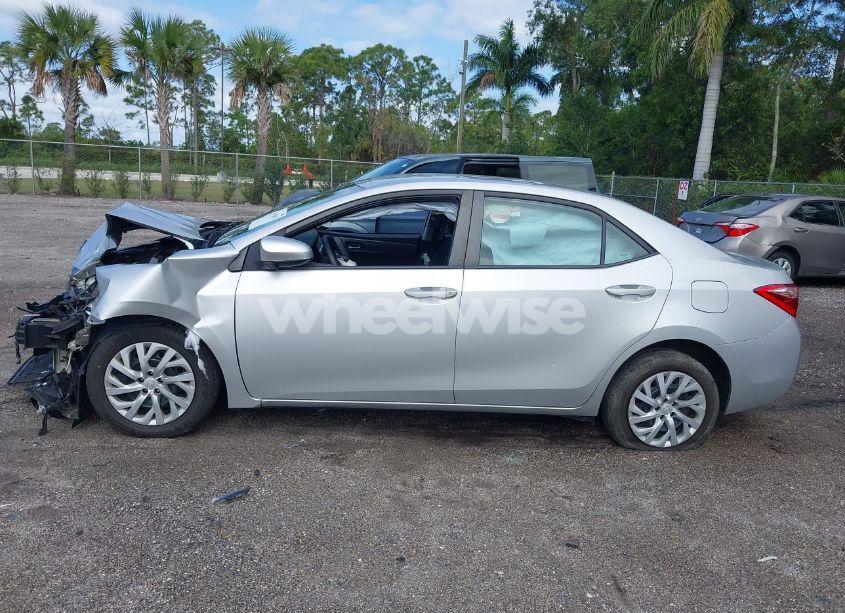 Photo 15 of 2017 Toyota Corolla LE (VIN 5YFBURHE5HP581112)