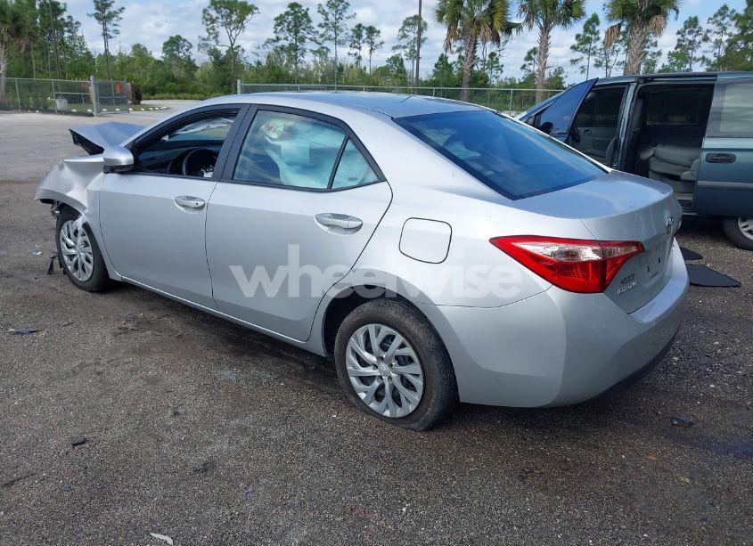 Photo 3 of 2017 Toyota Corolla LE (VIN 5YFBURHE5HP581112)