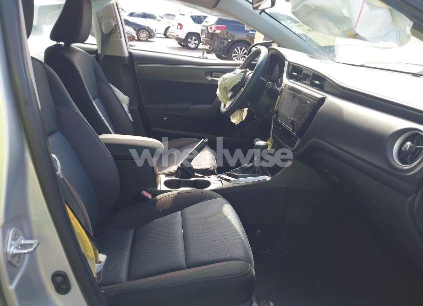 Photo 5 of 2017 Toyota Corolla LE (VIN 5YFBURHE5HP581112)