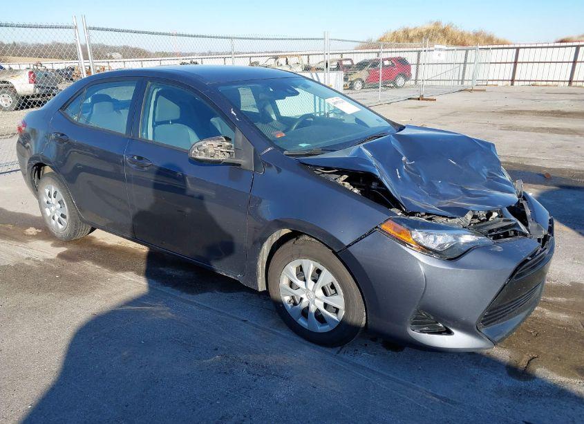 2017 Toyota Corolla L (VIN 5YFBURHE5HP595477) main photo