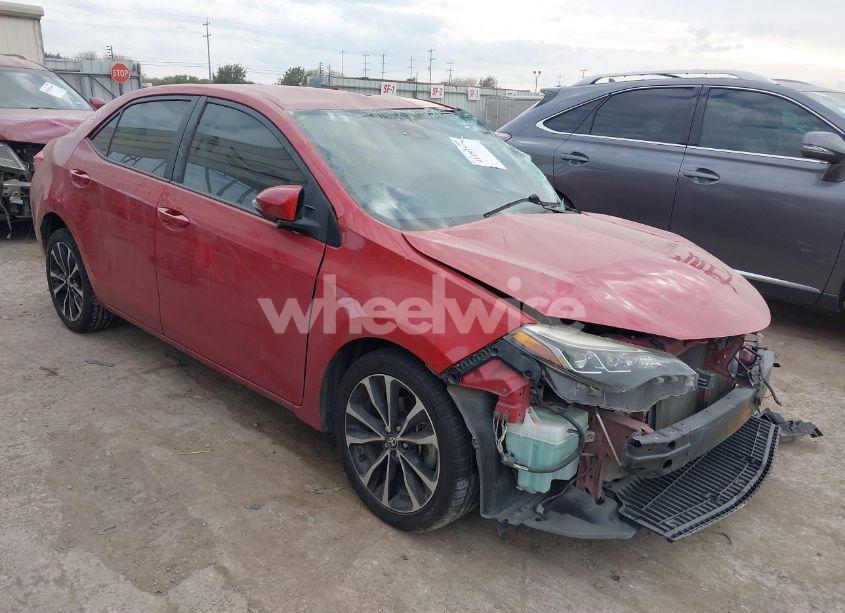 2017 Toyota Corolla SE (VIN 5YFBURHE5HP610043) main photo