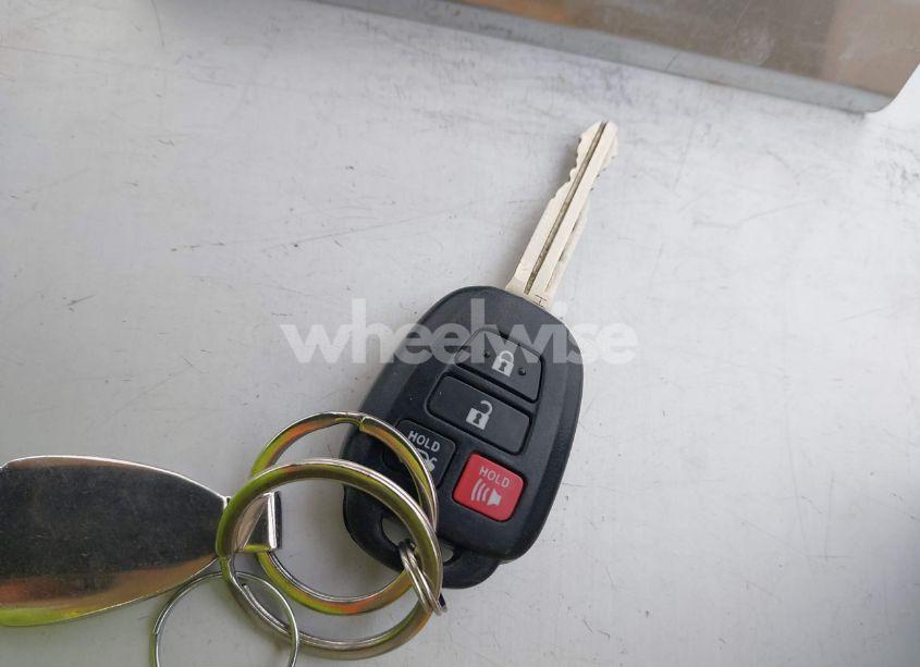 Photo 11 of 2017 Toyota Corolla SE (VIN 5YFBURHE5HP610043)