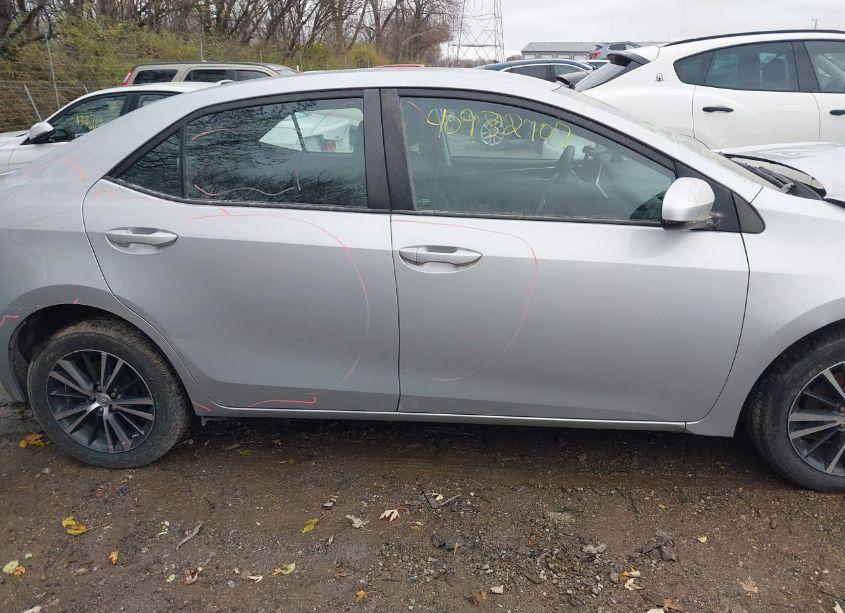 Photo 13 of 2017 Toyota Corolla L/LE/XLE/SE/XSE (VIN 5YFBURHE5HP629952)