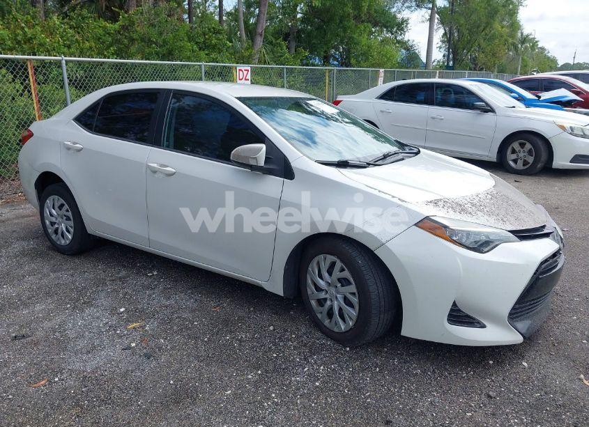 2017 Toyota Corolla LE (VIN 5YFBURHE5HP630213) main photo