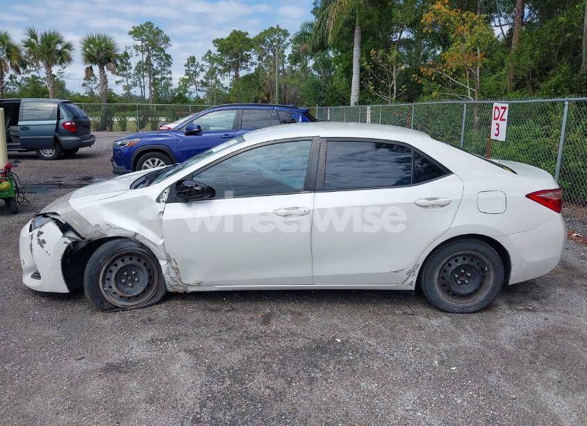 Photo 15 of 2017 Toyota Corolla LE (VIN 5YFBURHE5HP630213)