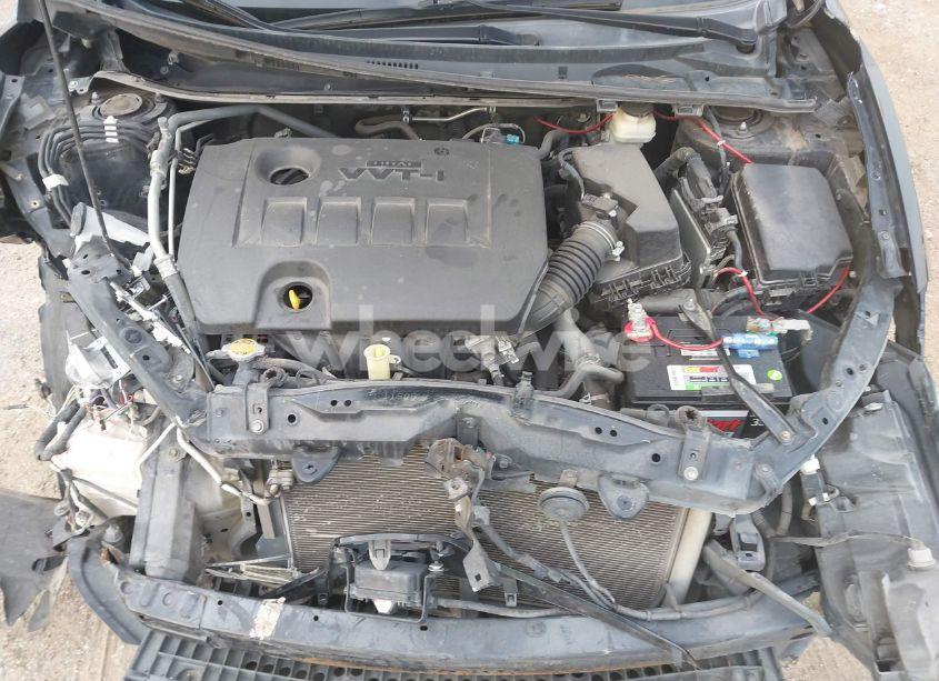 Photo 10 of 2017 Toyota Corolla SE (VIN 5YFBURHE5HP636920)