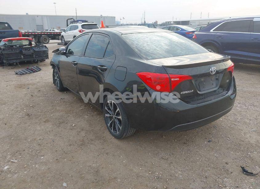 Photo 3 of 2017 Toyota Corolla SE (VIN 5YFBURHE5HP636920)