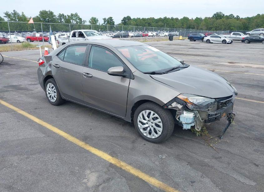 2017 Toyota Corolla LE (VIN 5YFBURHE5HP637226) main photo