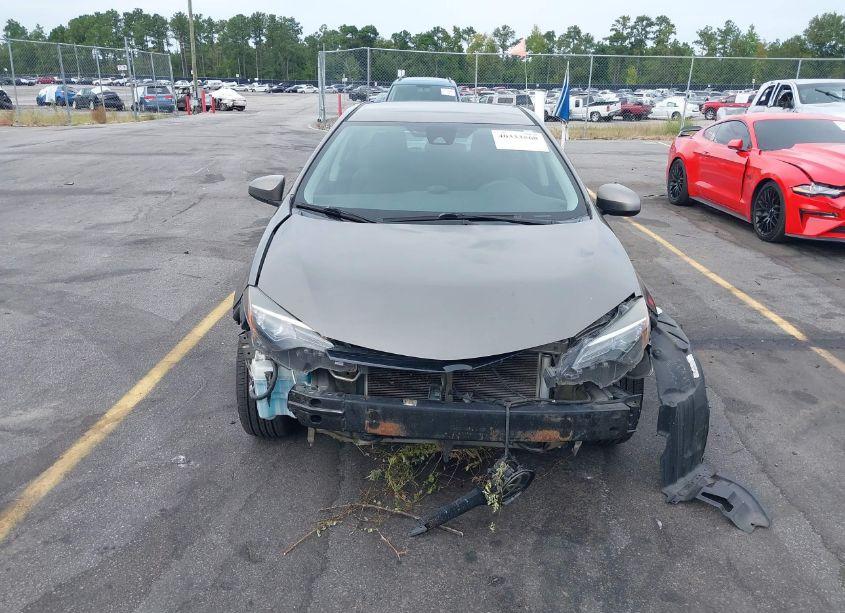 Photo 12 of 2017 Toyota Corolla LE (VIN 5YFBURHE5HP637226)