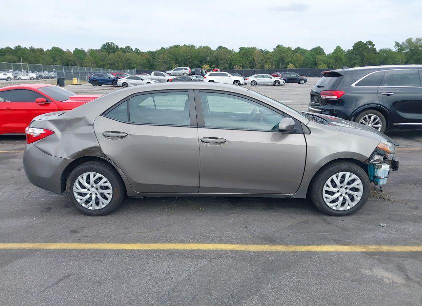 Photo 13 of 2017 Toyota Corolla LE (VIN 5YFBURHE5HP637226)