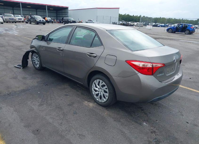 Photo 3 of 2017 Toyota Corolla LE (VIN 5YFBURHE5HP637226)