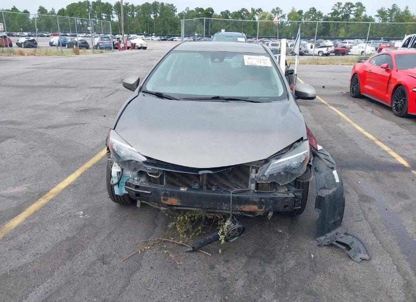 Photo 6 of 2017 Toyota Corolla LE (VIN 5YFBURHE5HP637226)