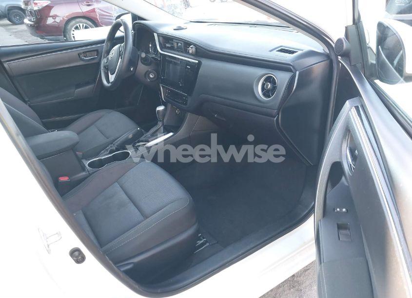 Photo 5 of 2017 Toyota Corolla LE (VIN 5YFBURHE5HP639431)