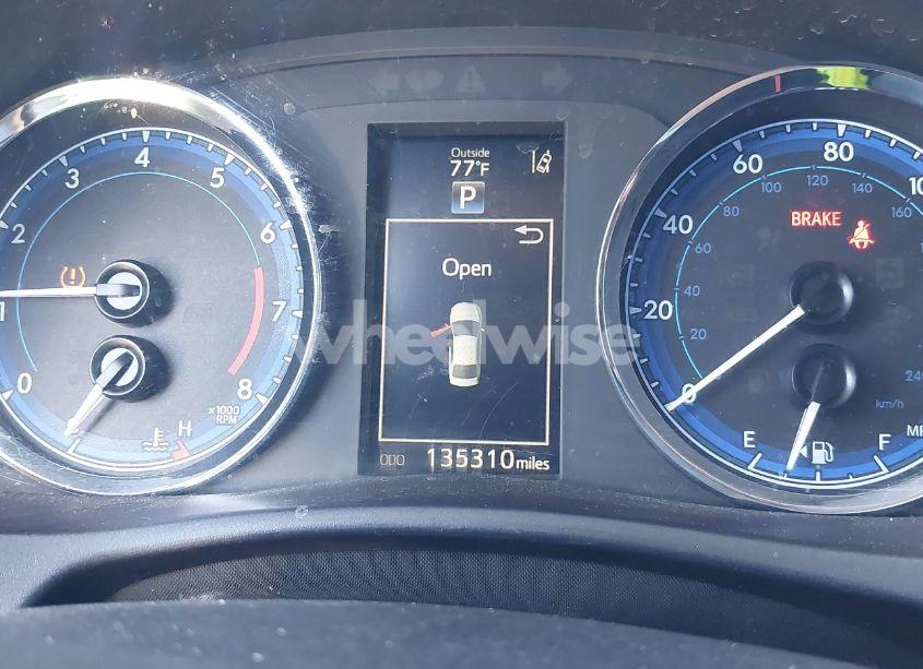 Photo 7 of 2017 Toyota Corolla SE (VIN 5YFBURHE5HP641681)