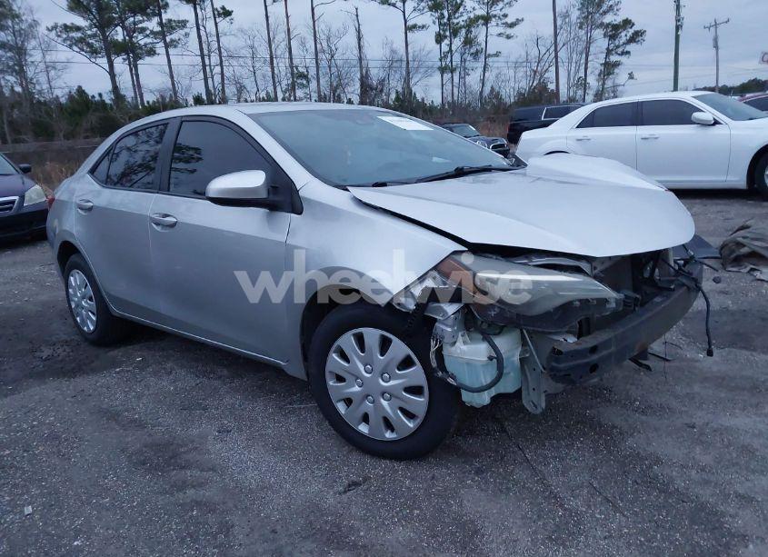 2017 Toyota Corolla LE (VIN 5YFBURHE5HP646119) main photo
