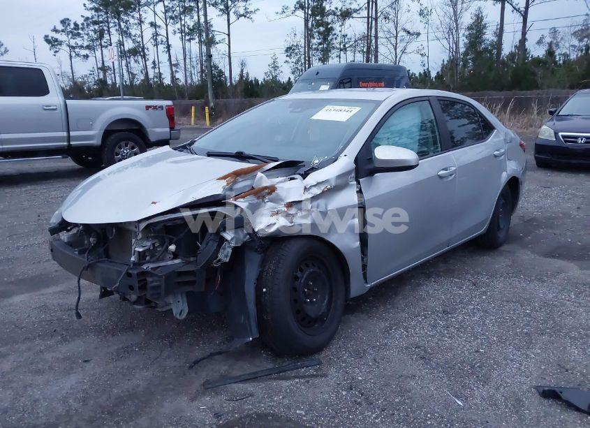 Photo 2 of 2017 Toyota Corolla LE (VIN 5YFBURHE5HP646119)