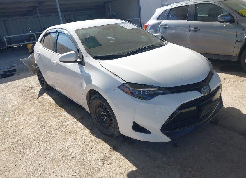 2017 Toyota Corolla L (VIN 5YFBURHE5HP668444) main photo