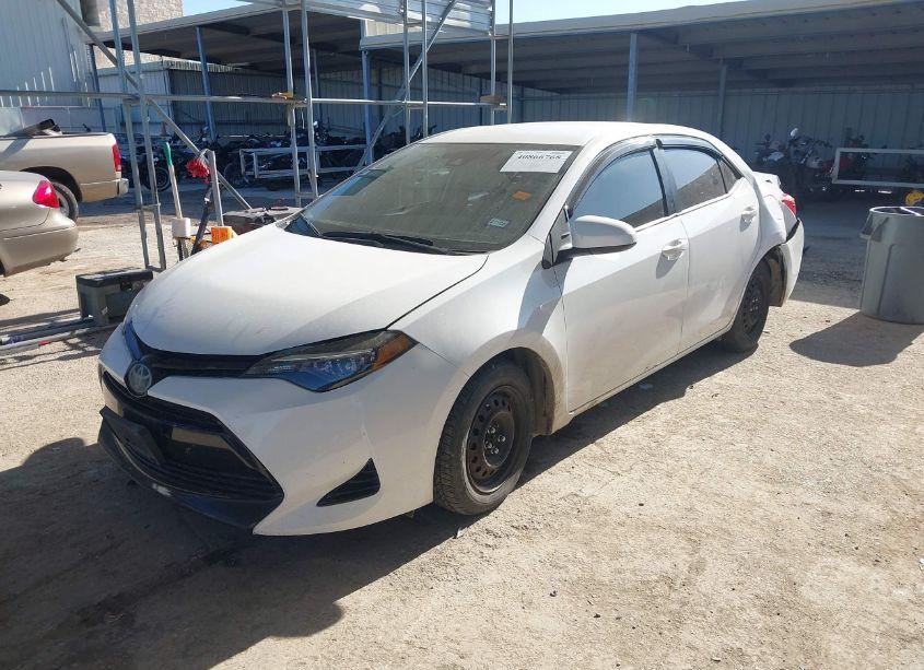 Photo 2 of 2017 Toyota Corolla L (VIN 5YFBURHE5HP668444)