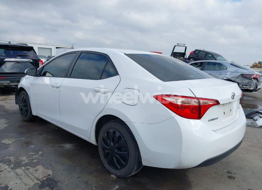 Photo 3 of 2017 Toyota Corolla LE (VIN 5YFBURHE5HP677807)