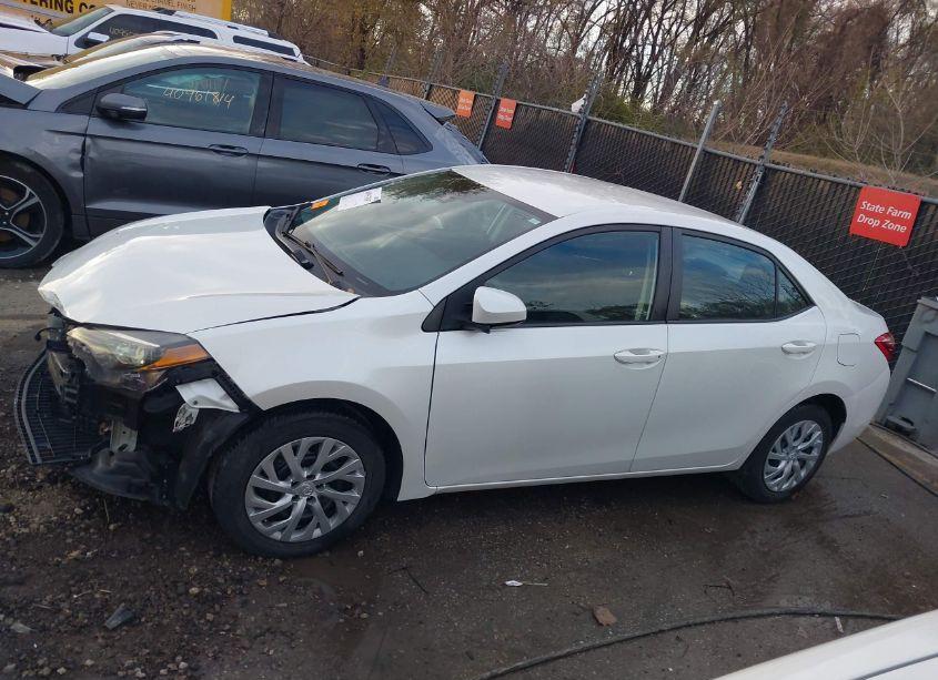 Photo 15 of 2017 Toyota Corolla LE (VIN 5YFBURHE5HP690024)