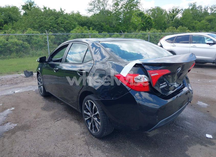 Photo 3 of 2017 Toyota Corolla SE (VIN 5YFBURHE5HP696180)