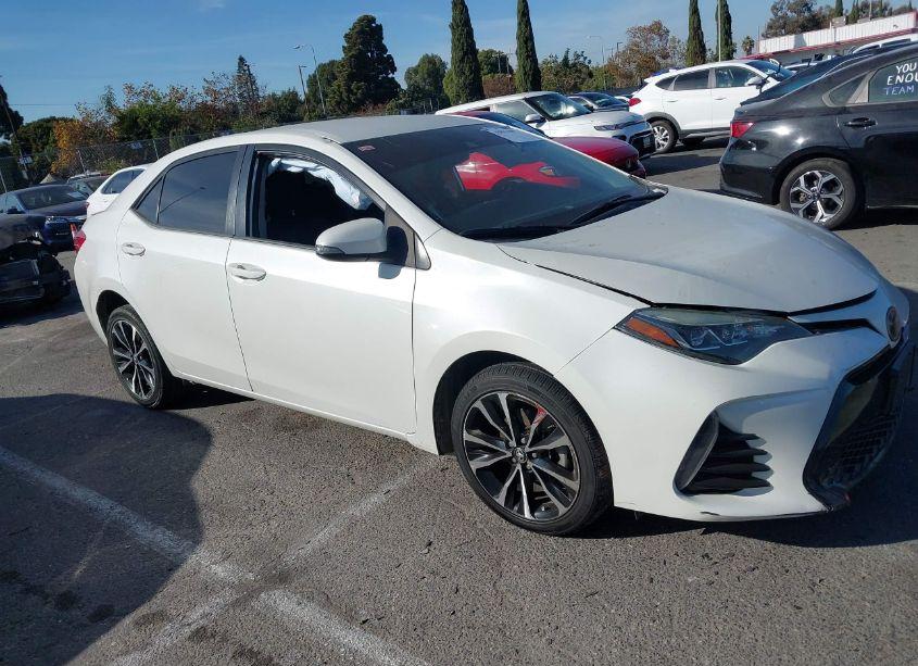 Photo 13 of 2017 Toyota Corolla SE (VIN 5YFBURHE5HP697734)