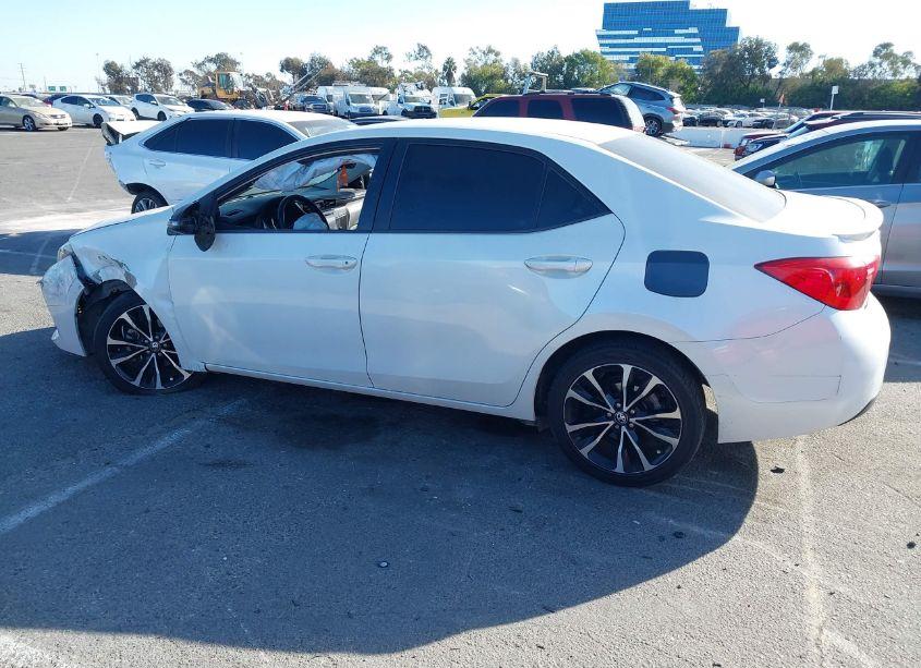 Photo 14 of 2017 Toyota Corolla SE (VIN 5YFBURHE5HP697734)