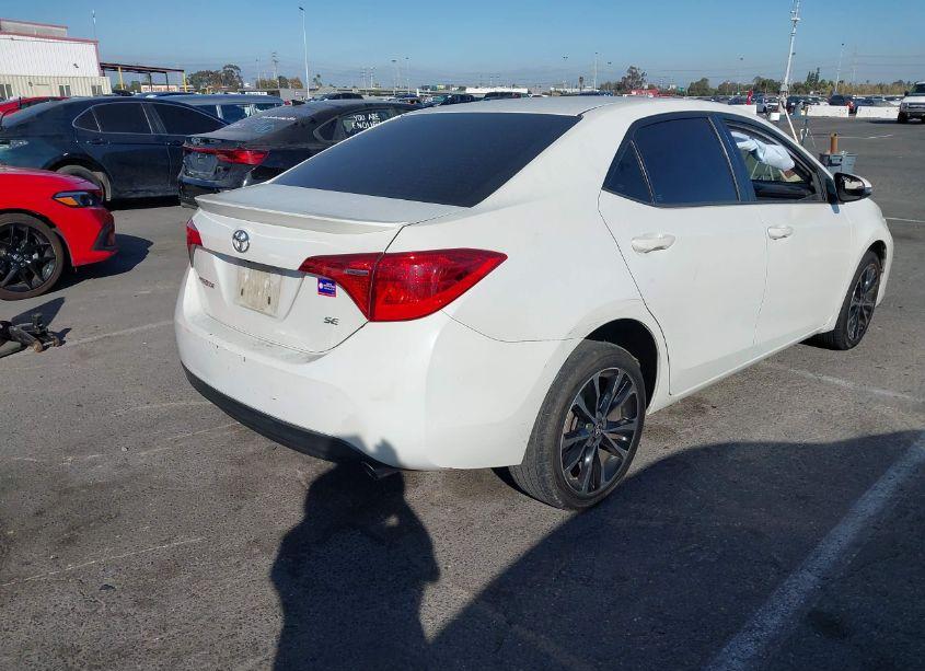 Photo 4 of 2017 Toyota Corolla SE (VIN 5YFBURHE5HP697734)