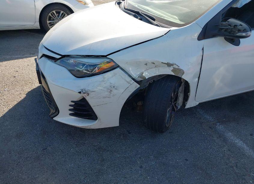 Photo 6 of 2017 Toyota Corolla SE (VIN 5YFBURHE5HP697734)