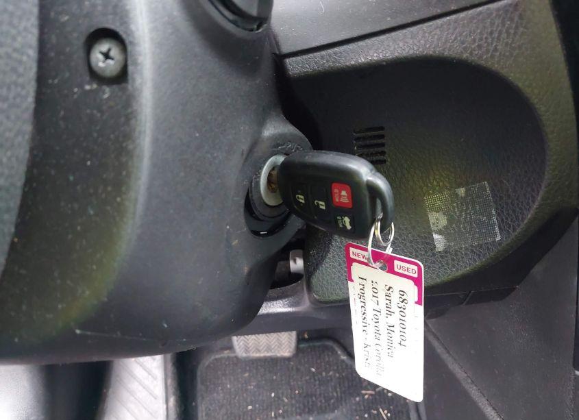 Photo 11 of 2017 Toyota Corolla LE (VIN 5YFBURHE5HP699970)