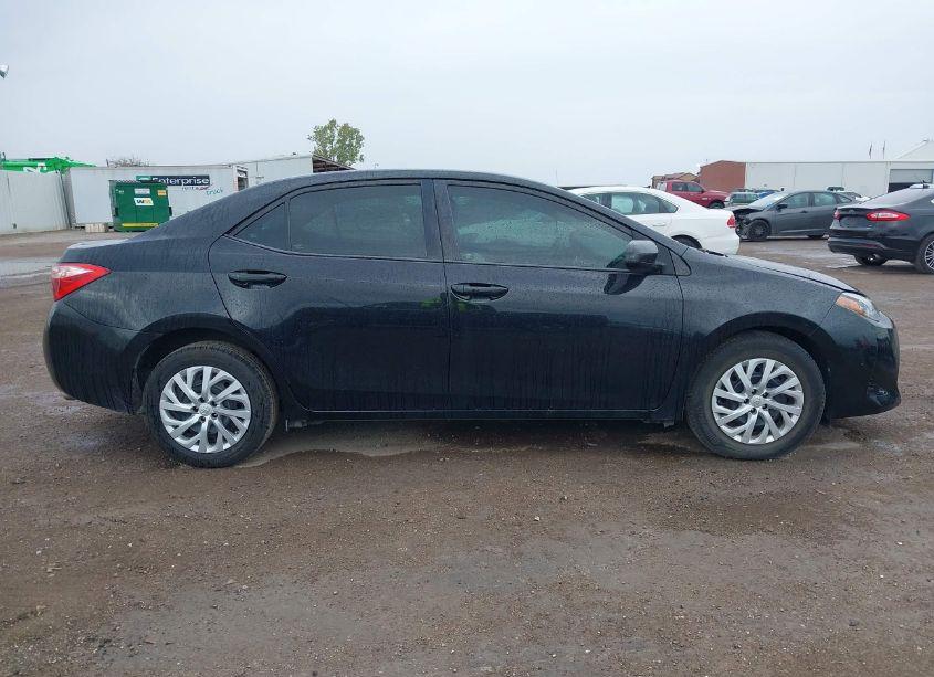 Photo 13 of 2017 Toyota Corolla LE (VIN 5YFBURHE5HP699970)