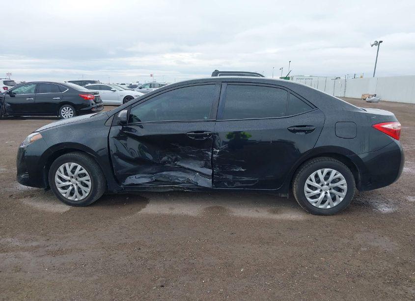 Photo 14 of 2017 Toyota Corolla LE (VIN 5YFBURHE5HP699970)