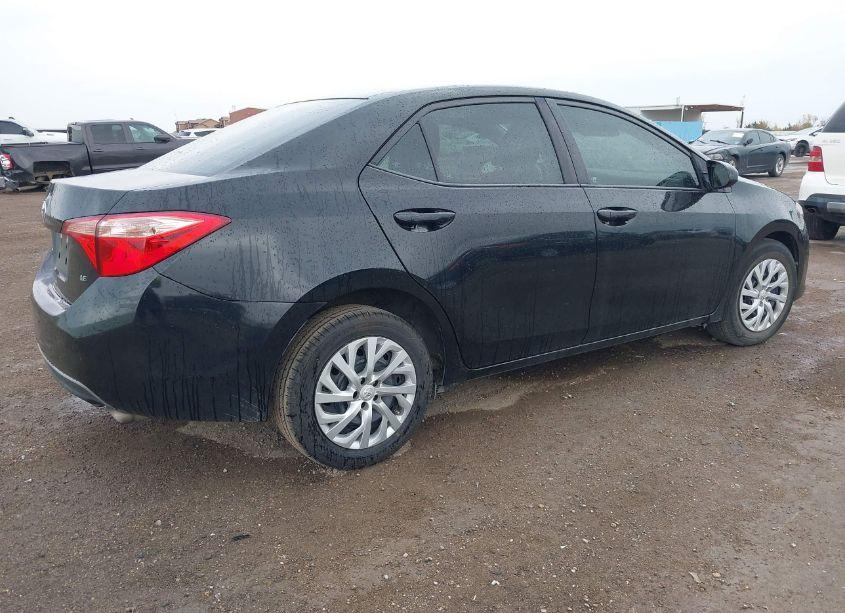 Photo 4 of 2017 Toyota Corolla LE (VIN 5YFBURHE5HP699970)