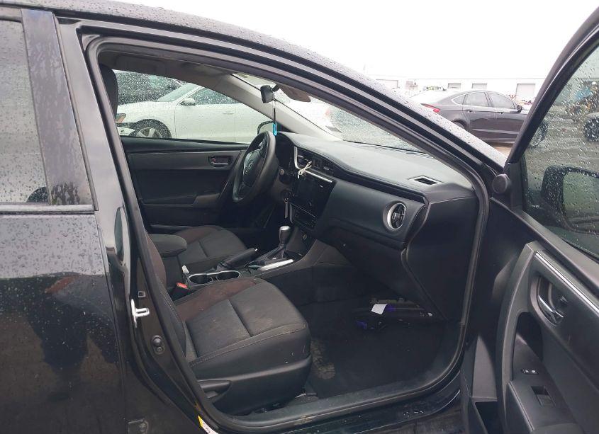 Photo 5 of 2017 Toyota Corolla LE (VIN 5YFBURHE5HP699970)