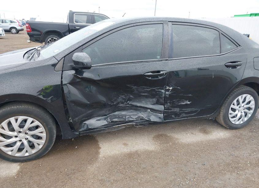 Photo 6 of 2017 Toyota Corolla LE (VIN 5YFBURHE5HP699970)