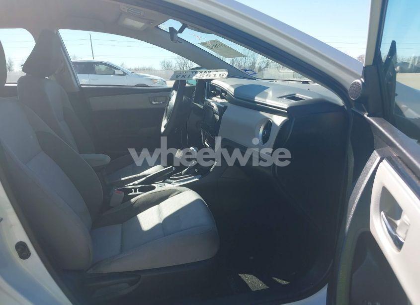 Photo 5 of 2017 Toyota Corolla LE (VIN 5YFBURHE5HP706271)